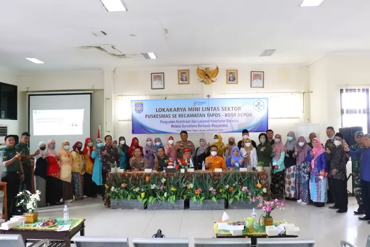 KEGIATAN : Kecamatan Tapos bersama Unit Pelaksana Teknis Dinas (UPTD) Puskesmas Se-Kecamatan Tapos menggelar Lokakarya Mini (Lokmin) di Aula Kantor Kecamatan Tapos.