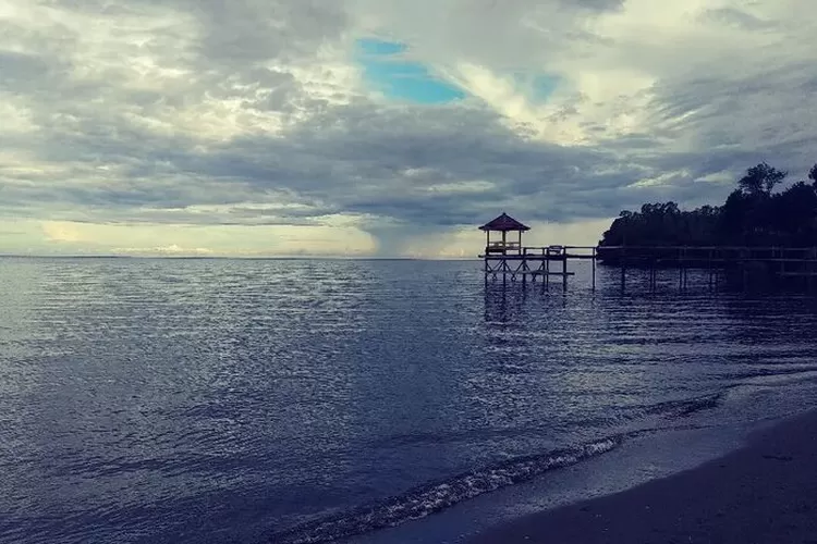 Pantai Bulokkong, Wisata Pantai Pasir Putih di Sinjai Sulawesi Selatan (Foto/Instagram/@armansembilanbelas)