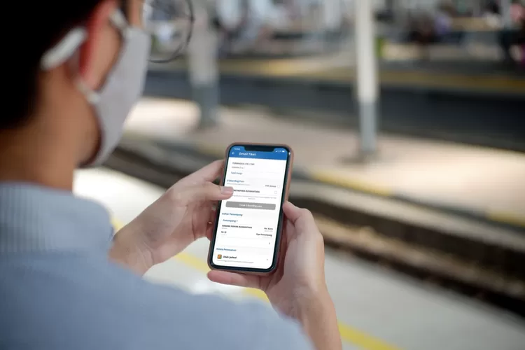 ilustrasi memesan tiket kereta api melalui aplikasi (kai.id)