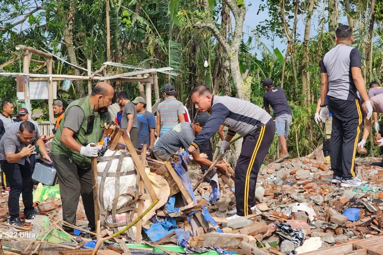 Hingga Kini, Sejumlah Warga Terdampak Ledakan Di Blitar Masih Mengungsi ...