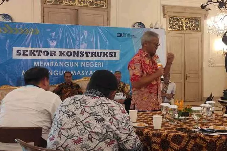 Wakil Ketua Komisi VI DPR RI, Aria Bima saat Sosialisasi Peran BUMN di Solo (Endang Kusumastuti)