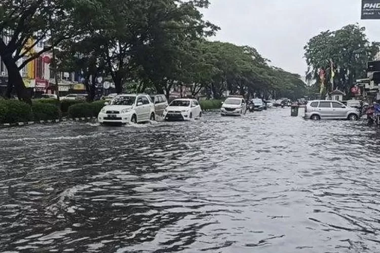 Update Berita Banjir Jakarta 27 Febuari 2023 Meluas Hingga 104 Rt Dan