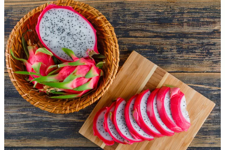 10 manfaat buah Naga untuk kesehatan tubuh, dapat mengurangi jerawat juga loh. (Freepik)