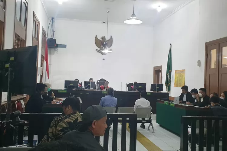 Sidang kasus suap di Mahkamah Agung (MA) dengan terdakwa Heryanto Tanaka dan Ivan Dwi Kusuma Sujanto, kembali digelar secara hybrid di Pengadilan Negeri (PN) Tipikor Bandung, Senin (27/2/2023).