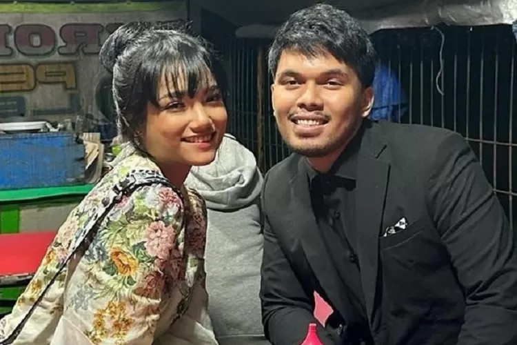Fuji dan Thariq dikabarkan telah putus. (Instagram/ @thariqhalilintar)