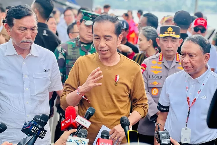 Presiden Jokowi Berikan keterangan pers terkiat rencana gelaran formula 1 (F1) di Indonesia tahun 2024) (dok. BPMI Setpres)