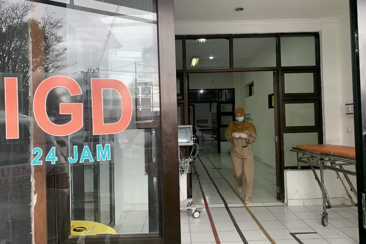 Korban keracunan massal di Lembang KBB dirawat di sejumlah rumah sakit berbeda, satu orang dilaporkan meninggal dunia. (AyoBandung.com/Restu Nugraha)