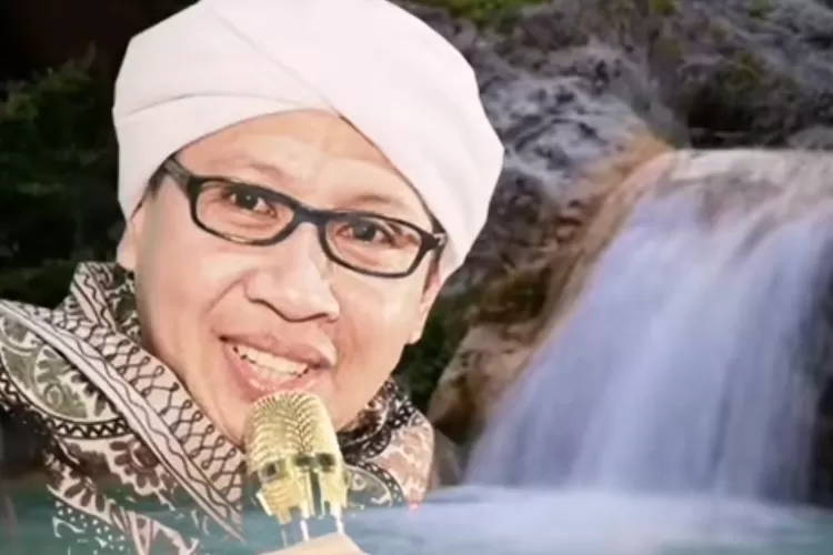 Buya Yahya menjelaskan cara sholat bagi orang yang tidak hafal bacaan dalam sholat, karena pada dasarnya hanya 5 yang wajib dalam bacaan sholat (Foto: Buya Yahya)