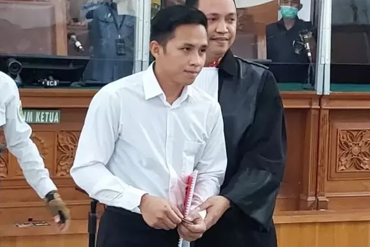 Bharada E/populis (https://www.google.com/amp/s/populis.id/amp/read41242/brigadir-j-ternyata-didor-sampai-7-kali-bharada-eliezer-lepaskan-3-tembakan-sisanya-ditembakan-sosok-ini-ternyata)