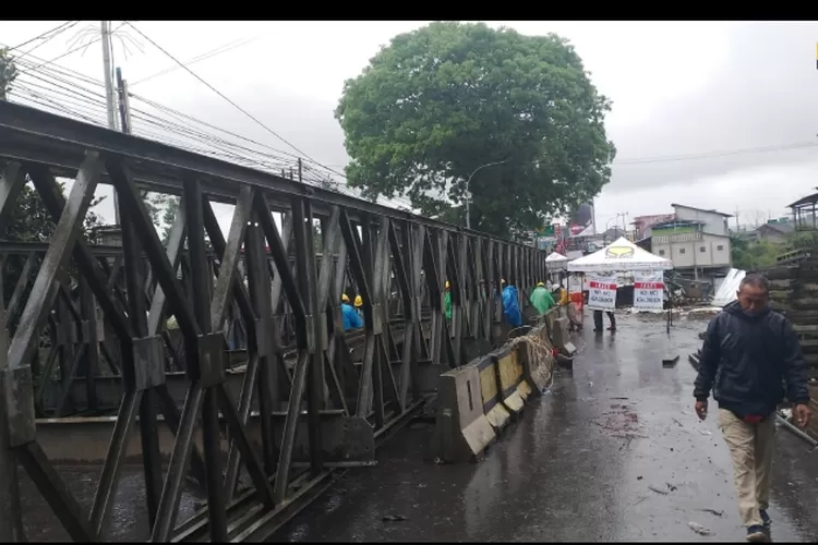 Kementerian Pekerjaan Umum dan Perumahan Rakyat (PUPR) bergerak cepat tangani longsor Jalan Nasional Bogor-Sukabumi di Kecamatan Caringin, Kabupaten Bogor