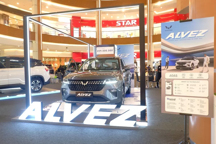 Wuling Alvez dipamerkan di Summarecon Mall Bekasi