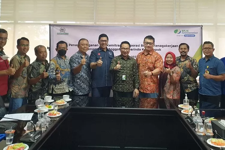 KERJASAMA: Badan Penyelenggara Jaminan Sosial (BPJS) Ketenagakerjaan Depok melaksanakan kegiatan penandatanganan Perjanjian Kerja Sama (PKS) Kemitraan Korporasi bersama Perbarindo (Perhimpunan Bank Perkreditan Rakyat Indonesia) Kota Depok, pada Kamis (2/3).