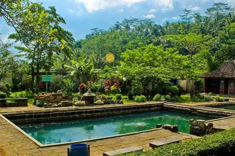 Rekomendasi Pemandian Air Hangat Alami di Magelang