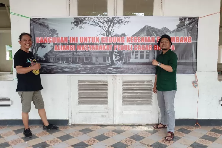Balai pertemuan saat ini kondisinya memprihatinkan. AMPCB berharap Balai Pertemuan itu bisa  dijadikan Gedung Kesenian Palembang.