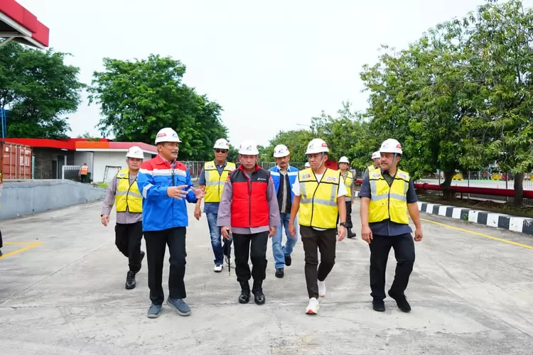 Kapolri Jenderal Pol Listyo Sigit bersama tim investigasi kasus kebakaran di Depo Pertamina Plumpang  (Istimewa )