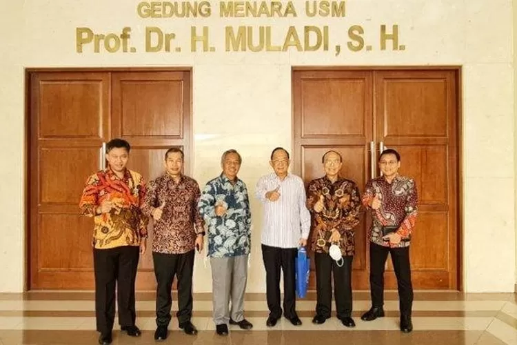 Prof Mahfud dan Mantan Jaksa Agung Perkuat S2 Hukum USM