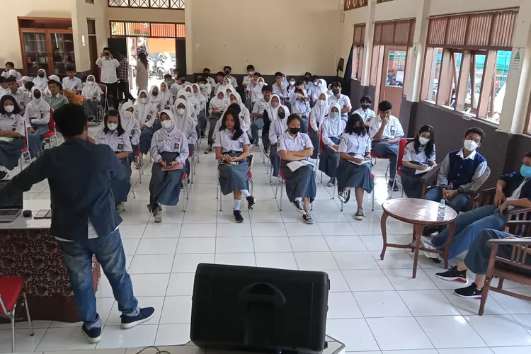 Pendidikan Adalah Upaya Melatih Murid-Murid Berani Memilih Untuk Hidup di Jalan Sulit (GoraJuara.com/dok AKSI)