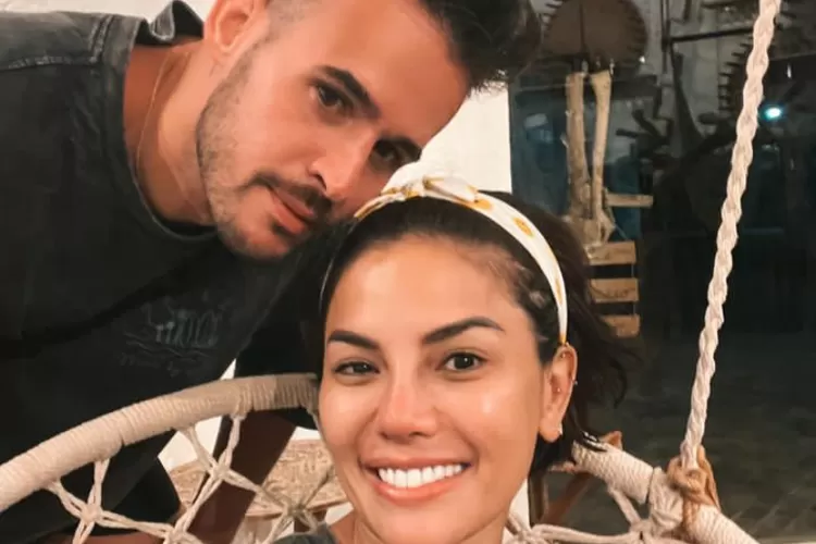 Nikita Mirzani beri jawaban menohok diledek netizen soal Antonio Dedola bak pembantu, mokondo, dan baby sitter (Instagram @toni.dedola)