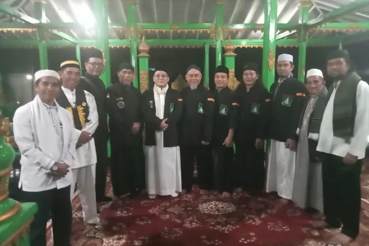 Dalam rangka Milad Ke - 357  Kesultanan Palembang Darussalam, Kesultanan Palembang Darussalam (KPD) bersama Komunitas Ziarah, Ikatan Keluarga Sarjana  Kuburan (Sarkub) Nusantara terutama yang ada di Palembang melakukan ziarah ke Ungkonan  Susuhunan Sultan Abdurrahman   (Candi Walang) yang merupakan 