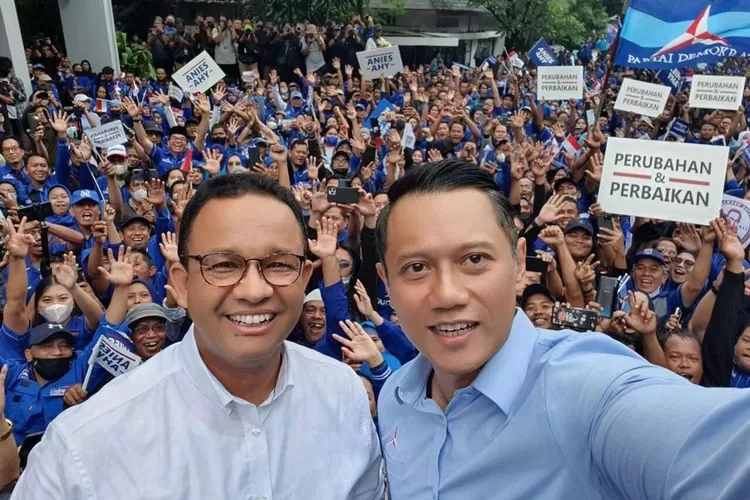 Bakal Calon Presiden Koalisi Perubahan, Anies Baswedan berswafoto dengan Ketua Umum Partai Demokrat, Agus Harimurti Yudhoyono (AHY). (Instagram.com/@aniesbaswedan)