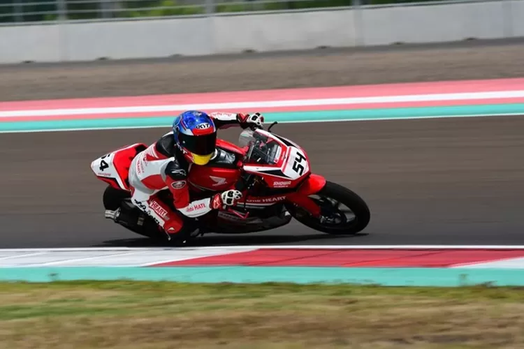 Pebalap Astra Honda Raih Podium Tertinggi di Kejurnas Mandalika