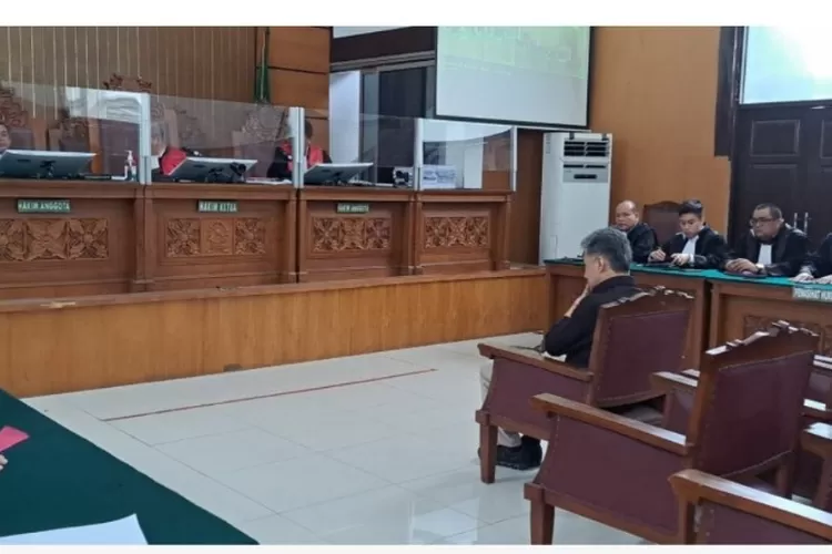 Sidang putusan Hendra Kurniawan di PN Jakarta Selatan. 