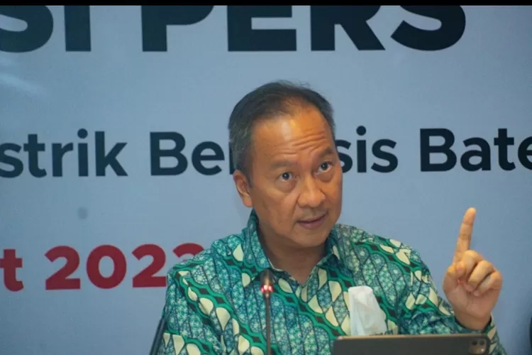Menteri Perindustrian (Menperin) Agus Gumiwang Kartasasmita (AGK) meminta praktik-praktik impor ilegal sepatu bekas dihentikan dan dibongkar habis (AG Sofyan)