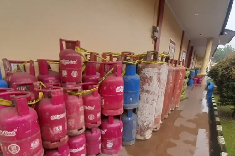 Ratusan tabung gas disita Polres Bogor. (Yandi/Bogor Times)