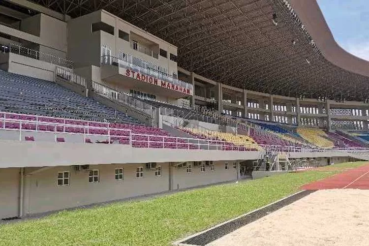 Stadion Manahan Solo (Endang Kusumastuti)