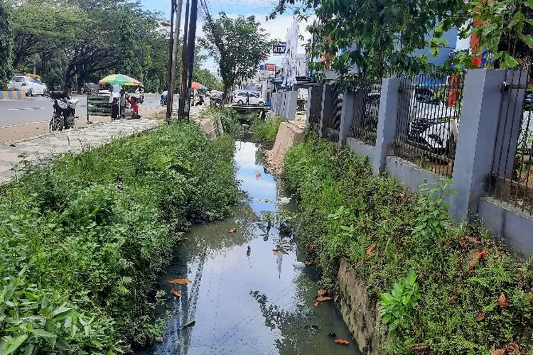  Got Saluran Air  KM 10 Jelek Warga Sekitar Batalion Terendam Banjir Ketika Hujan Deras (suarakarya.id  - Yacob Nauly)