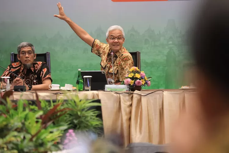 Gubernur Jateng Ganjar Pranowo saat memimpin rapat jelang Ramadhan di Jateng. (Humas Jateng)