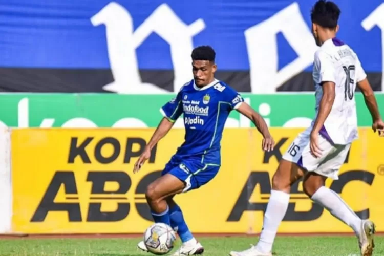 Kekalahan Persib Bandung atas Persik Kediri membuat Maung Bandung gagal memangkas jarak dari PSM Makassar. (Instagram/@Persib)