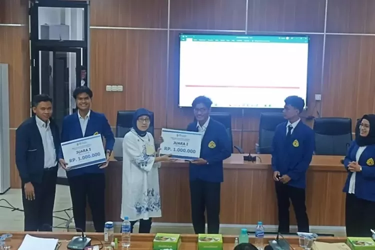 Wahyu Maulana Juara 1 Mahasiswa Berprestasi USM 2023.