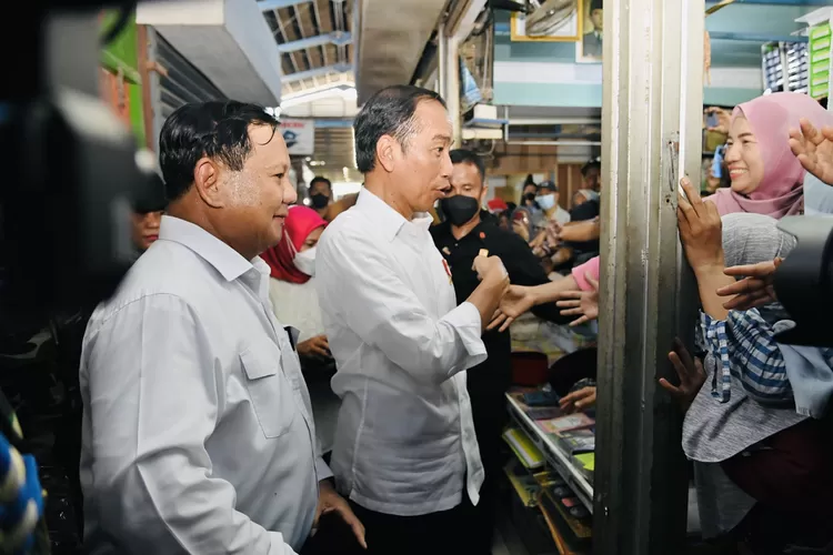 Jokowi melaksanakan agenda kerja di Jawa Tengah dengan meninjau Pasar Petanahan, Kebumen.