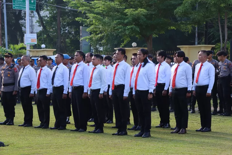 Ungkap Kasus Curanmor 25 Personel Jajaran Kepolisian Polresta Padang Dapat Penghargaan