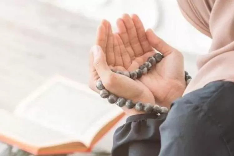 Doa Kamilin : Bacaan Doa Setelah Sholat Tarawih Beserta Artinya (Sumber : Tribun)