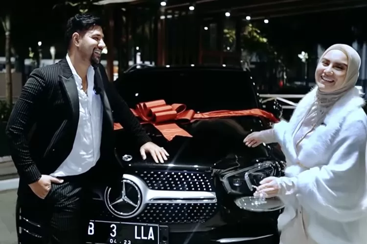 Saat Ammar Zoni Ditangkap Polisi, Irish Bella Sibuk Liburan dan Kini Tutup Kolom Komentar (Foto: Instagram Ammar Zoni Irish Bella)