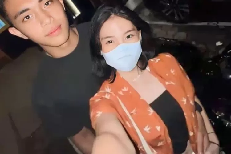 AG saat rekonstruksi kasus penganiayaan diperankan oleh pemeran pengganti