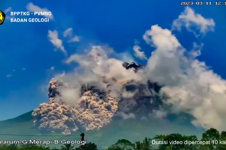 Erupsi Gunung Merapi Radius 7 km (Foto: Tangkapan Layar Twitter BPPTKG)