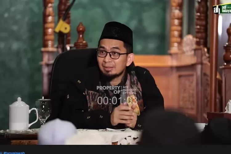 Ustadz Adi Hidayat mengatakan perbedaan antara sifat baik dan perbuatan baik seorang muslim itu berbeda pahalanya serta beda di hadapan Allah (Foto: Ustadz Adi Hidayat)