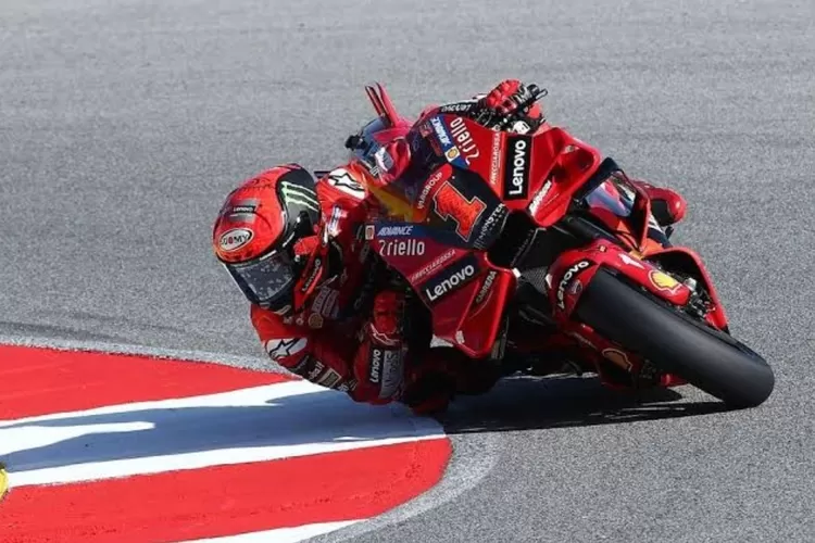 Francesco Bagnaia tampil sebagai pembalap tercepat pada tes pramusim hari pertama MotoGP 2023 di Portimao, Portugal  (Ist)
