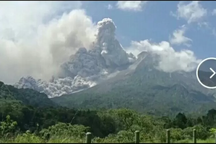 Media Asing Turut Beritakan Meletusnya Gunung Merapi (Tangkapan layar video AP)