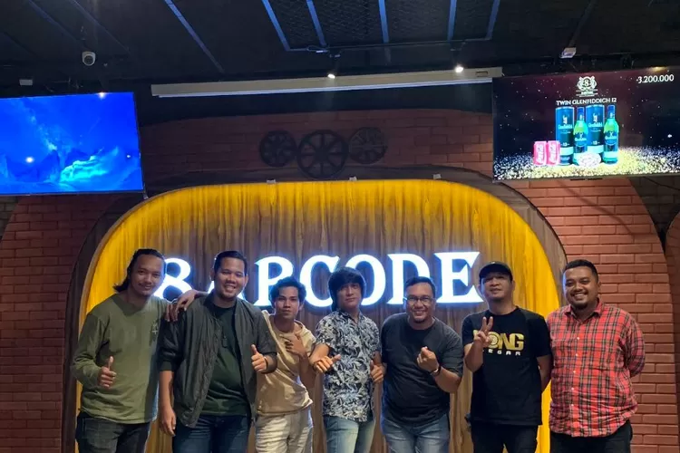 Lima musisi Palembang dengan genre berbeda tampil  sepanggung di feel in harmony.