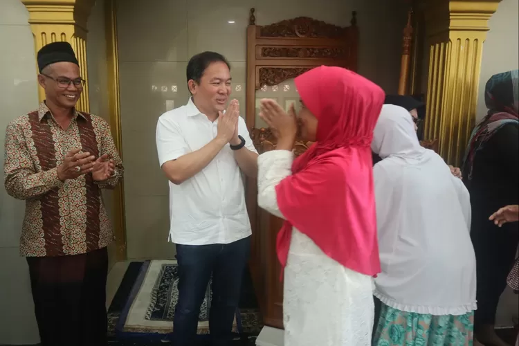 Dokter Rayendra menyapa warga Bogor. (Dok. Pribadi )