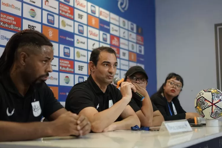 Pelatih PSIS Semarang Gilbert Agius dalam jumpa pers usai pertandingan. (PSIS)