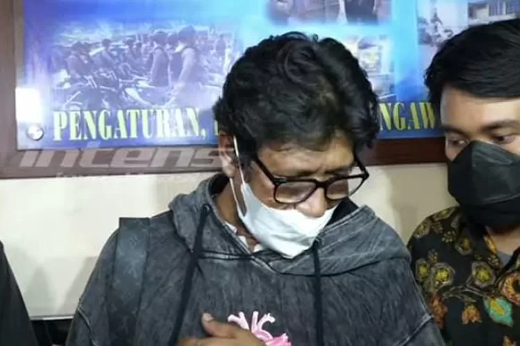 Wejangan ayah Ammar Zoni, agar tidak kembali terjerumus kedalam kasus narkoba.&nbsp; (Capture channel YouTube Intens Investigasi)