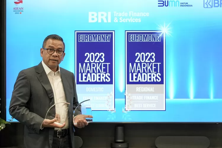 BRI berhasil meraih penghargaan dalam Euromoney Trade Finance Award 2023 untuk kategori Market Leader dan Best Service di antara seluruh penyedia jasa layanan keuangan di Indonesia (domestik) maupun di Asia Pacific (regional). (ayopontianak.com/dok. BRI)