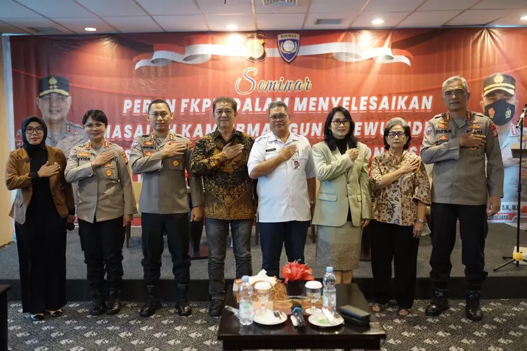 Dirbinmas PMJ menghadiri seminar peran Forum Kemitraan Polisi Dan Masyarakat (FKPM) dalam menyelesaikan masalah kamtibmas guna mewujudkan situasi kamtibmas yang kondusif di Azana Suite Hotel Antasari, Jakarta Selatan. (PMJ)