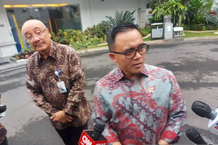 Menteri Pendayagunaan Aparatur Negara dan Reformasi Birokrasi Abdullah Azwar Anas saat ditemui di Kompleks Istana Kepresidenan Jakarta, Rabu (15/3/2023)  (ANTARA/Mentari Dwi Gayati)