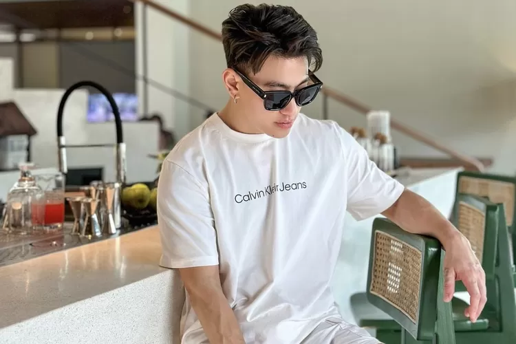 Bikin Melongo! Pria Tampan Thailand Bernama Phuwaryne Keenan alias Zee, Ternyata Diluar Dugaan (Foto: TikTok @ngujur)